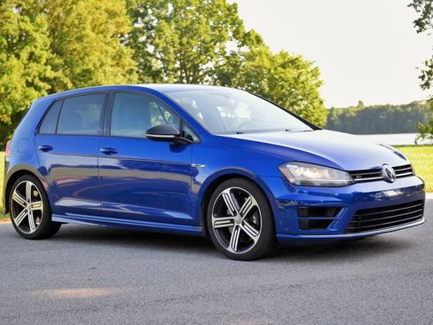 Used 2015 Volkswagen Golf R 4-Door AWD/4WD image 20