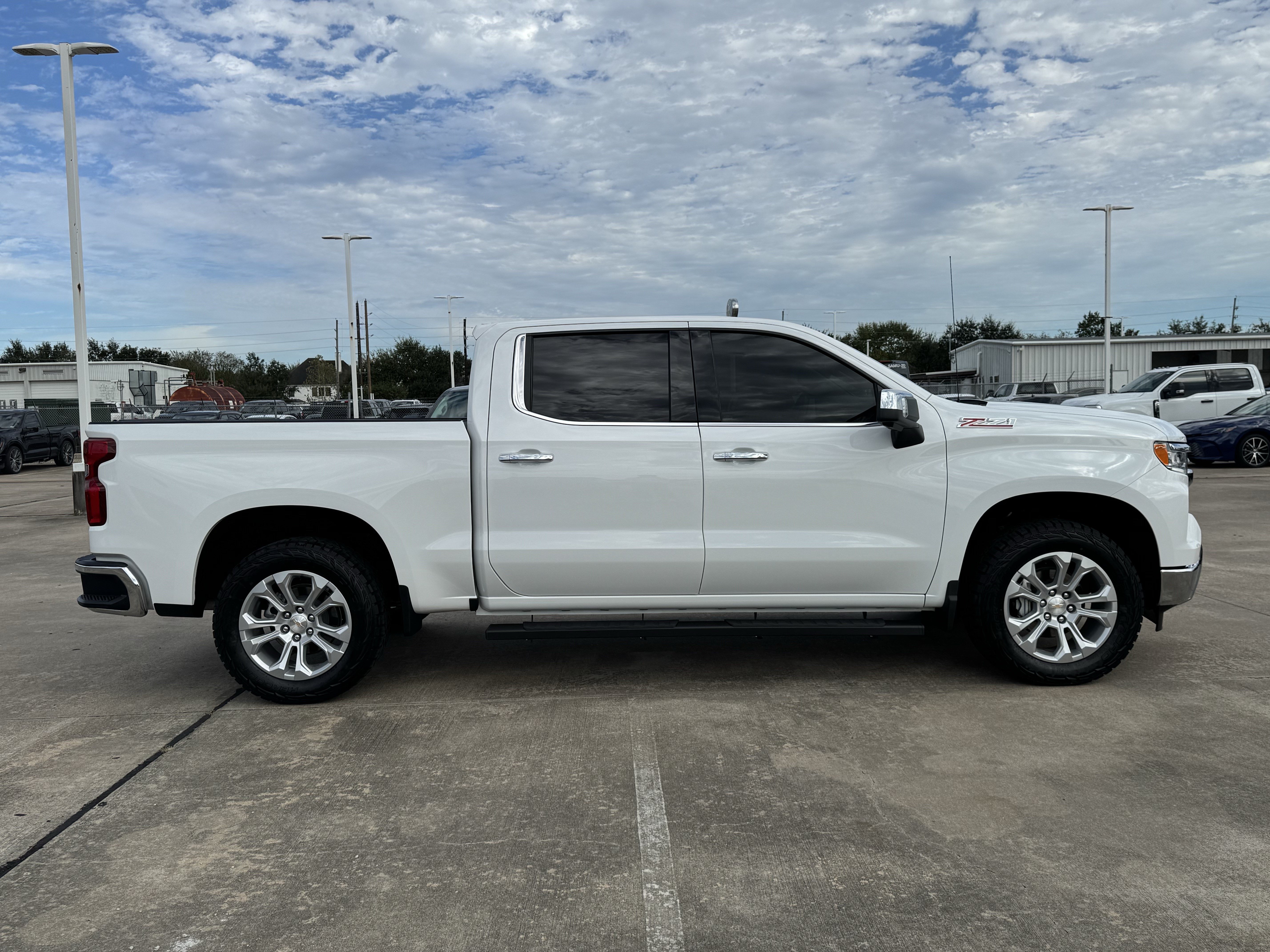 Used 2026 Chevrolet Silverado 1500 LTZ w/ LTZ Premium Package AWD/4WD image 5