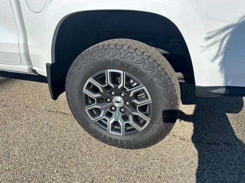 Used 2023 Chevrolet Colorado Z71 w/ Z71 Convenience Package 2 AWD/4WD image 10