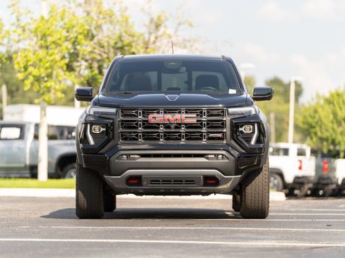 Used 2025 GMC Canyon AT4 w/ Technology Plus Package AWD/4WD image 35