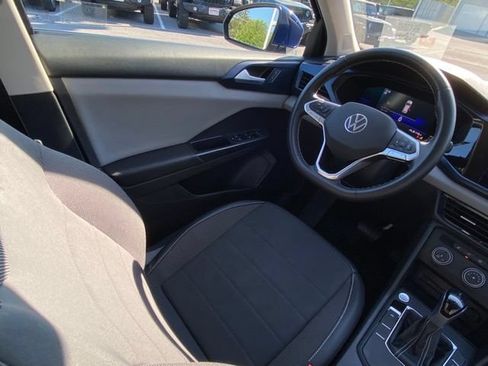 Used 2022 Volkswagen Taos SE FWD image 24