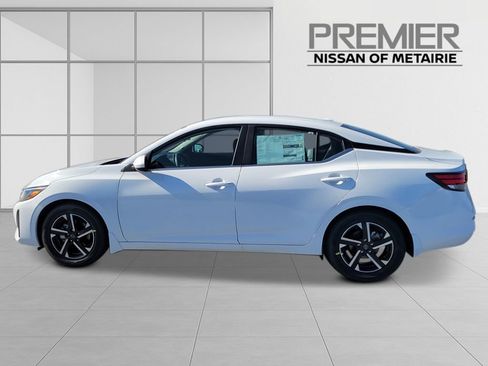 New 2025 Nissan Sentra SV image 3