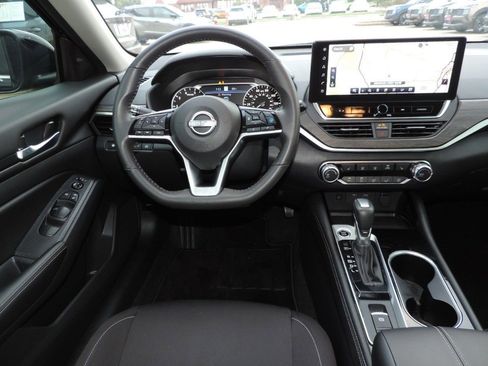 Used 2024 Nissan Altima 2.5 SV w/ SV Premium Package image 21