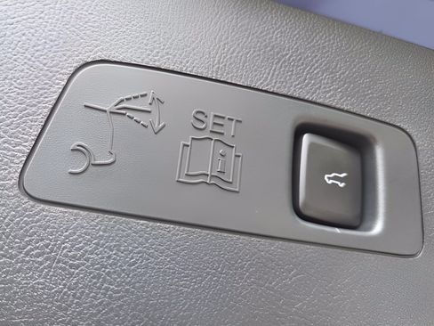 Used 2020 Lincoln Corsair FWD w/ Equipment Group 101A image 14