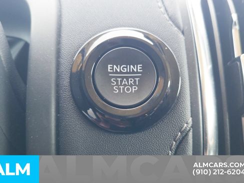 Used 2025 Ford Expedition Platinum AWD/4WD image 30