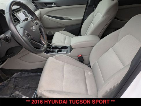Used 2016 Hyundai Tucson Sport image 2