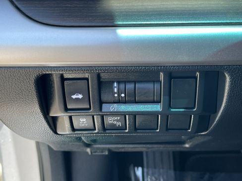 Used 2016 Subaru Legacy 2.5i Limited AWD/4WD image 14