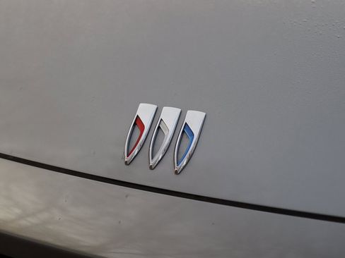 Used 2025 Buick Envision Preferred image 38