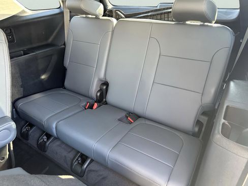Used 2020 Chevrolet Traverse LT w/ LPO, Floor Liner Package image 21