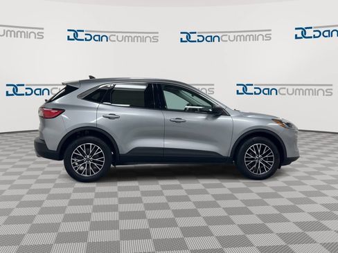 Used 2022 Ford Escape SE FWD image 9