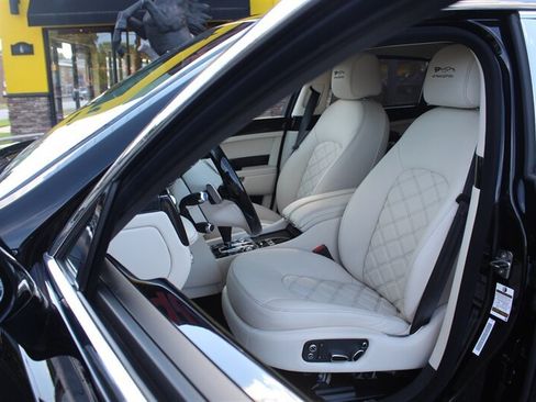 Used 2013 Bentley Mulsanne RWD image 21