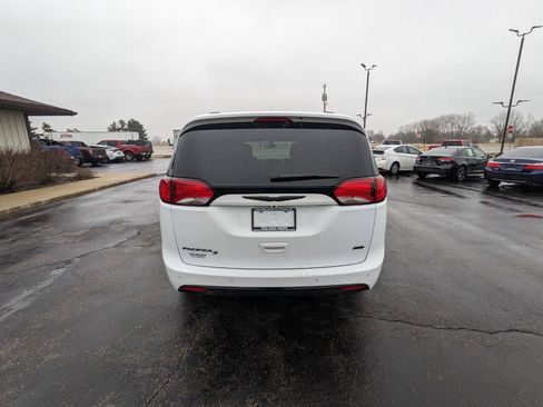 Used 2020 Chrysler Pacifica Touring-L AWD/4WD image 7