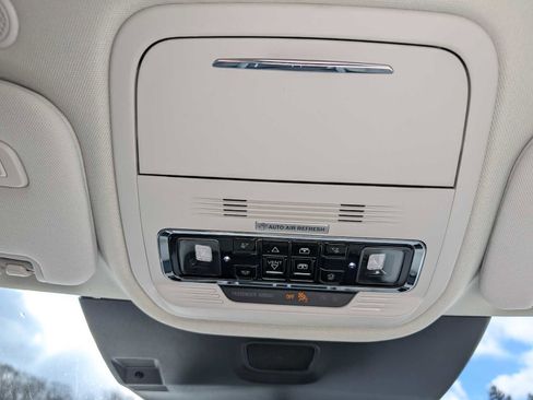 New 2026 Lincoln Aviator AWD w/ Jet Appearance Package image 26