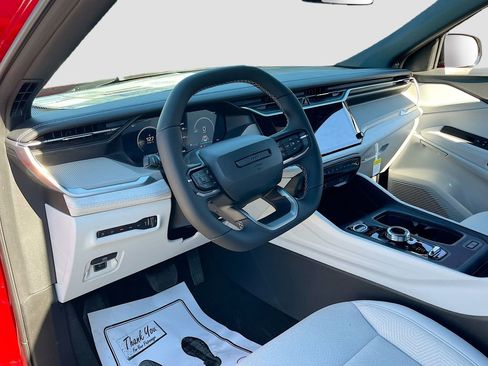 New 2026 Jeep Cherokee Laredo image 9