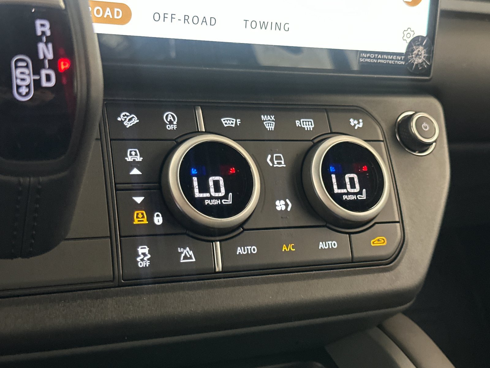 New 2026 Land Rover Defender 110 X-Dynamic SE AWD/4WD image 19