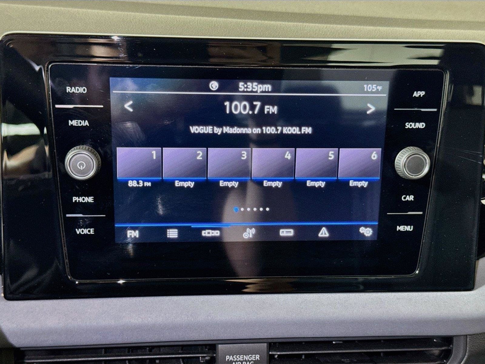 Used 2025 Volkswagen Jetta SE FWD image 12