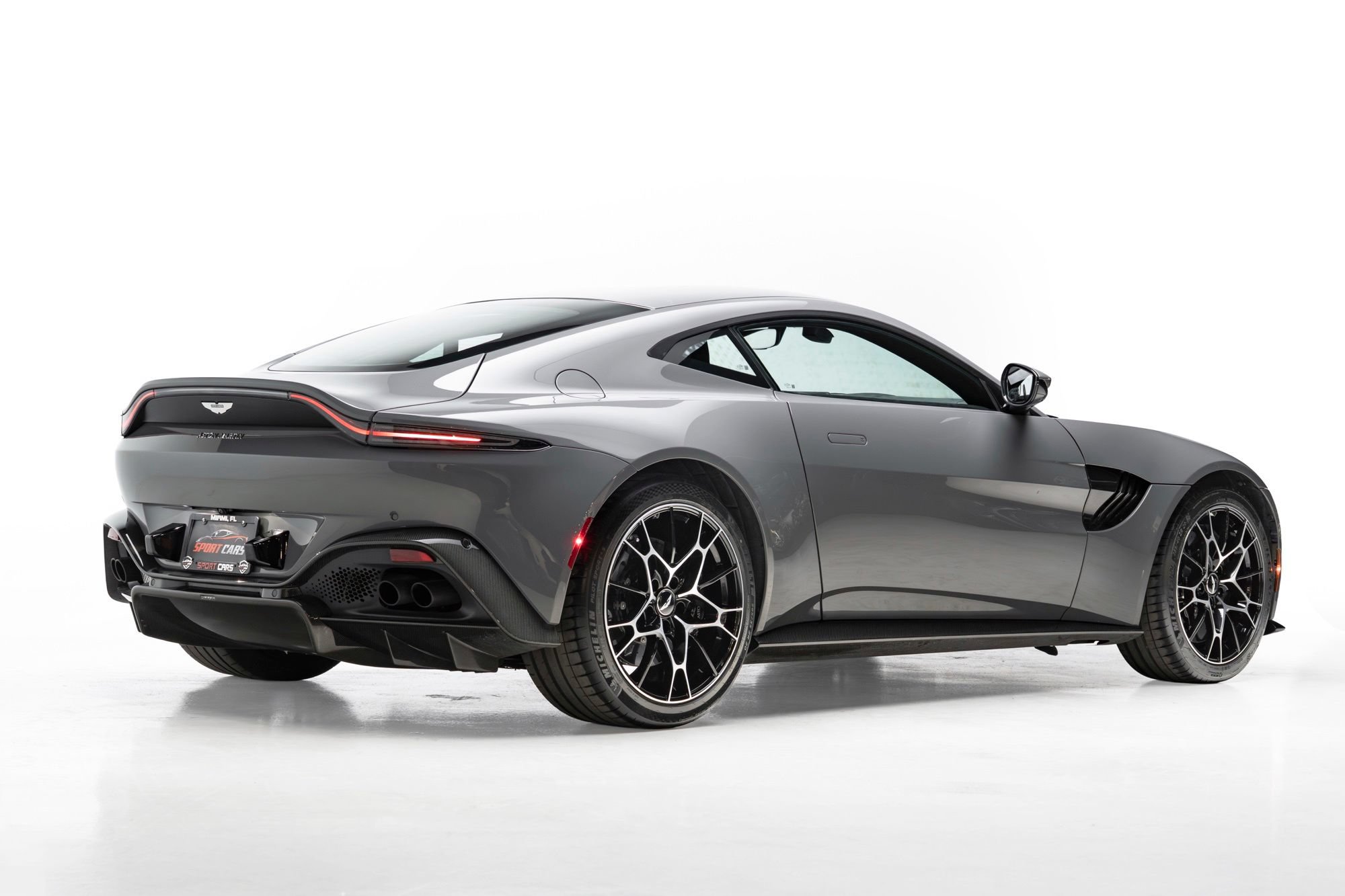 Used 2020 Aston Martin V8 Vantage AMR RWD image 10