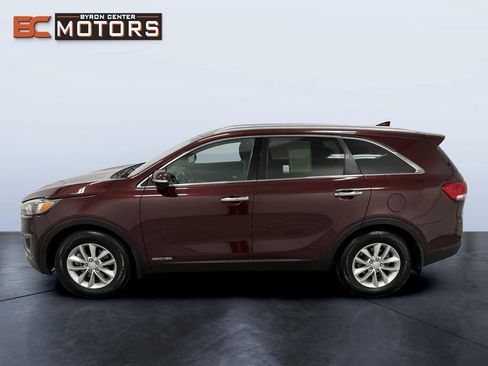 Used 2016 Kia Sorento LX w/ LX Convenience Package AWD/4WD image 3