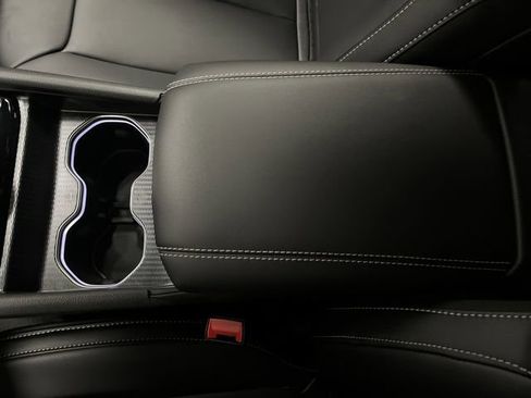 New 2025 Jeep Grand Cherokee Limited w/ Black Appearance Package image 21