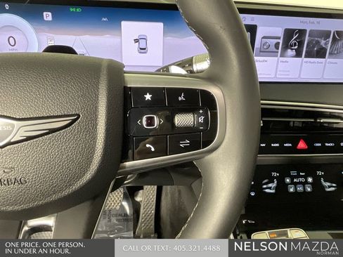 Used 2026 Genesis GV70 2.5T image 39