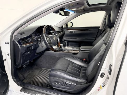 Used 2016 Lexus ES 350 w/ Luxury Package w/Wood Trim FWD image 35