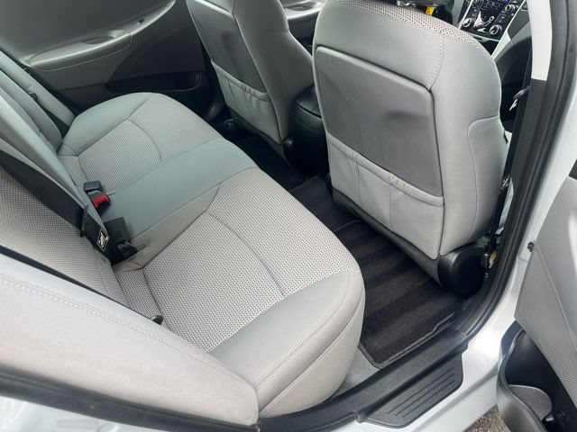 Used 2012 Hyundai Sonata GLS FWD image 7