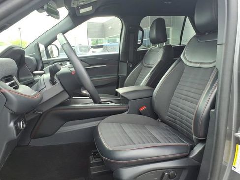 Used 2025 Ford Explorer ST-Line AWD/4WD image 12