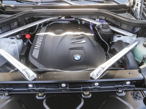 New 2026 BMW X5 xDrive40i w/ Parking Assistance Package AWD/4WD image 22