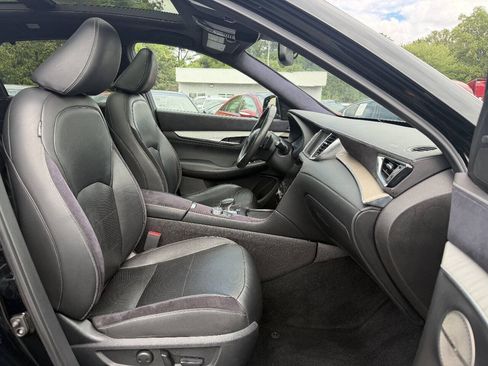 Used 2019 INFINITI QX50 Essential w/ Sensory Package AWD/4WD image 13