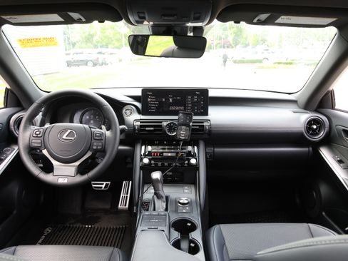 Used 2024 Lexus IS 500 RWD image 29