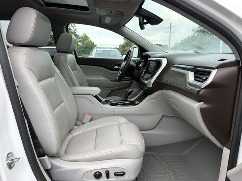 Used 2018 GMC Acadia SLT FWD image 18