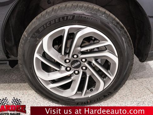 Used 2025 Lincoln Navigator Reserve AWD/4WD image 10