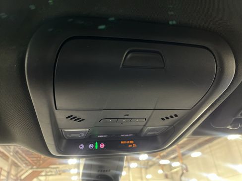 Certified 2022 Buick Enclave Premium AWD/4WD image 37