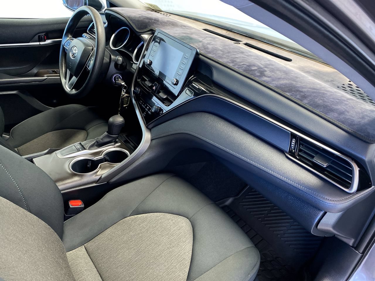 Used 2022 Toyota Camry LE FWD image 29