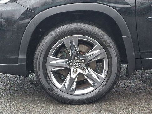 Used 2019 Toyota Highlander Limited Platinum image 10