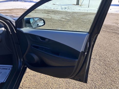 Used 2019 Hyundai Kona SEL image 29