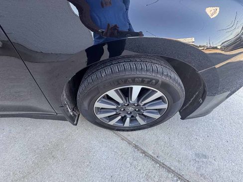 Used 2020 Toyota Sienna Limited Premium w/ Carpet Mat Package image 33