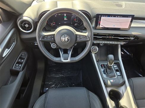 Used 2024 Alfa Romeo Tonale Ti image 12