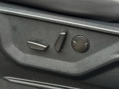 Used 2025 Ford F450 Lariat image 29