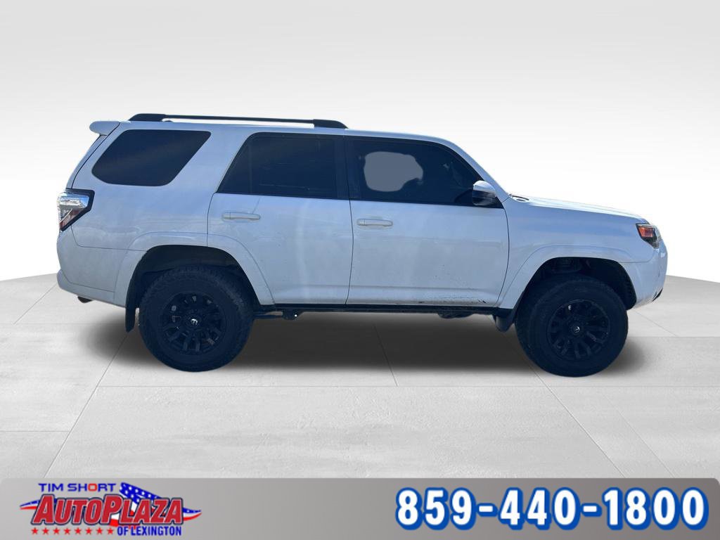 Used 2018 Toyota 4Runner SR5 AWD/4WD image 6