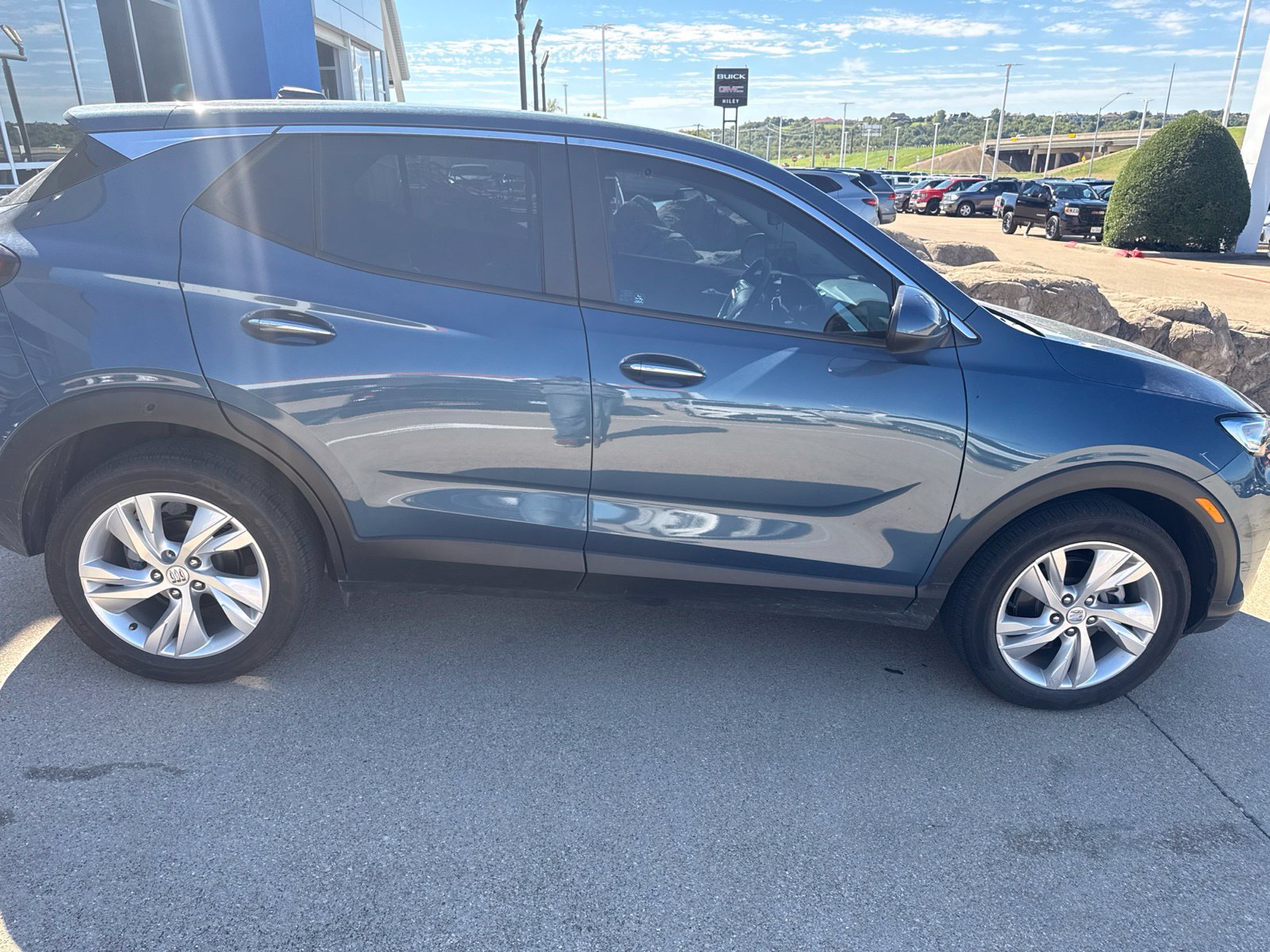 Used 2025 Buick Encore GX Preferred w/ Comfort Package FWD image 12