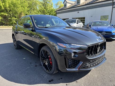 Used 2024 Maserati Levante Modena Ultima AWD/4WD image 6