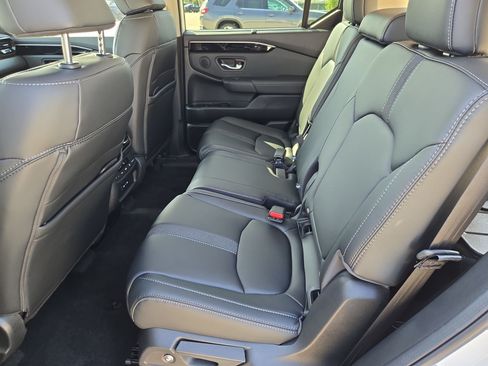 Used 2025 Honda Pilot EX-L image 27