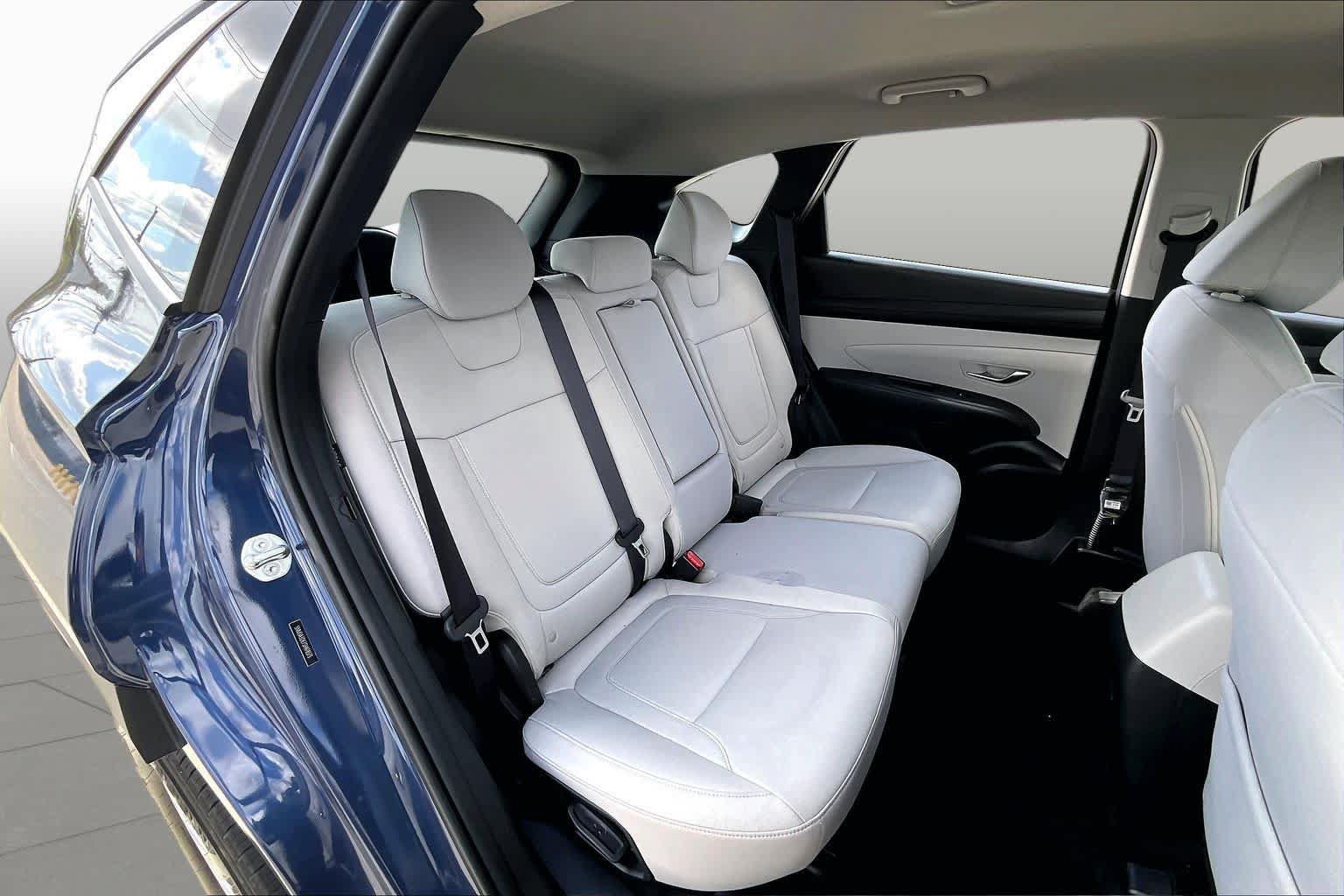 Used 2025 Hyundai Tucson SE FWD image 18