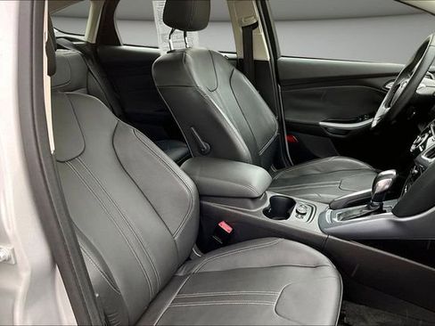 Used 2012 Ford Focus Titanium FWD image 29