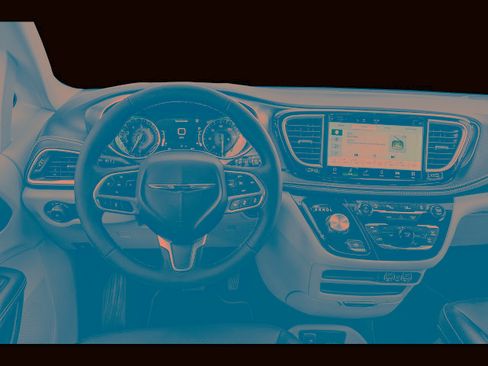 Used 2023 Chrysler Pacifica Touring-L FWD image 4