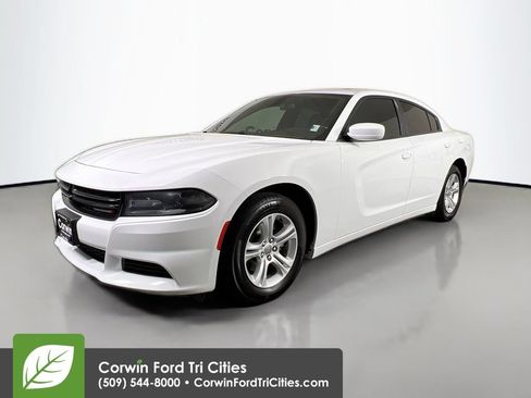 Used 2020 Dodge Charger SXT RWD image 5