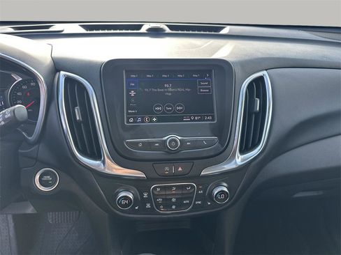 Used 2022 Chevrolet Equinox LT image 18