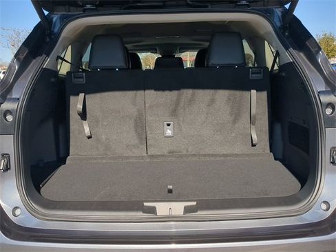 Certified 2025 Toyota Highlander XLE image 13