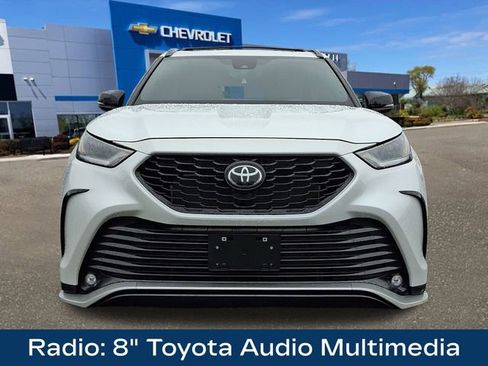 Used 2023 Toyota Highlander XSE image 3